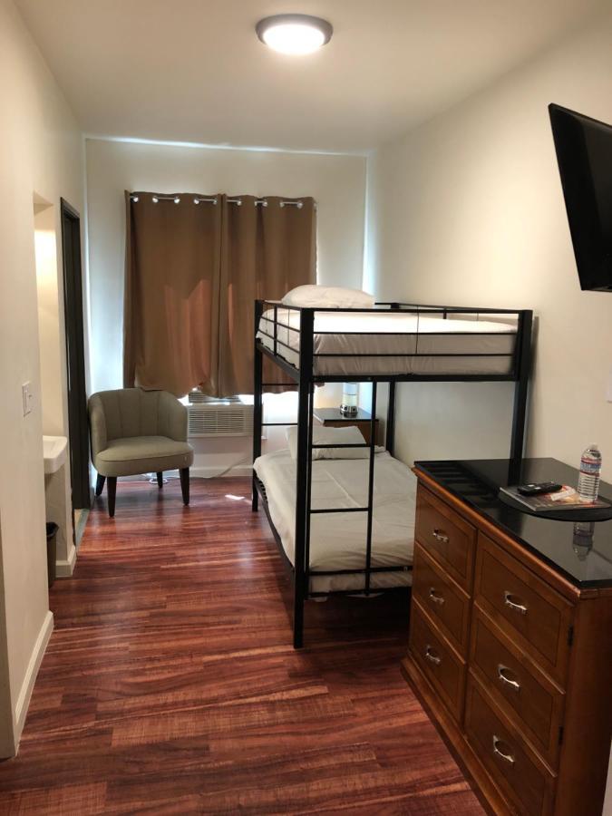 Anchor Pointe Inn 2*