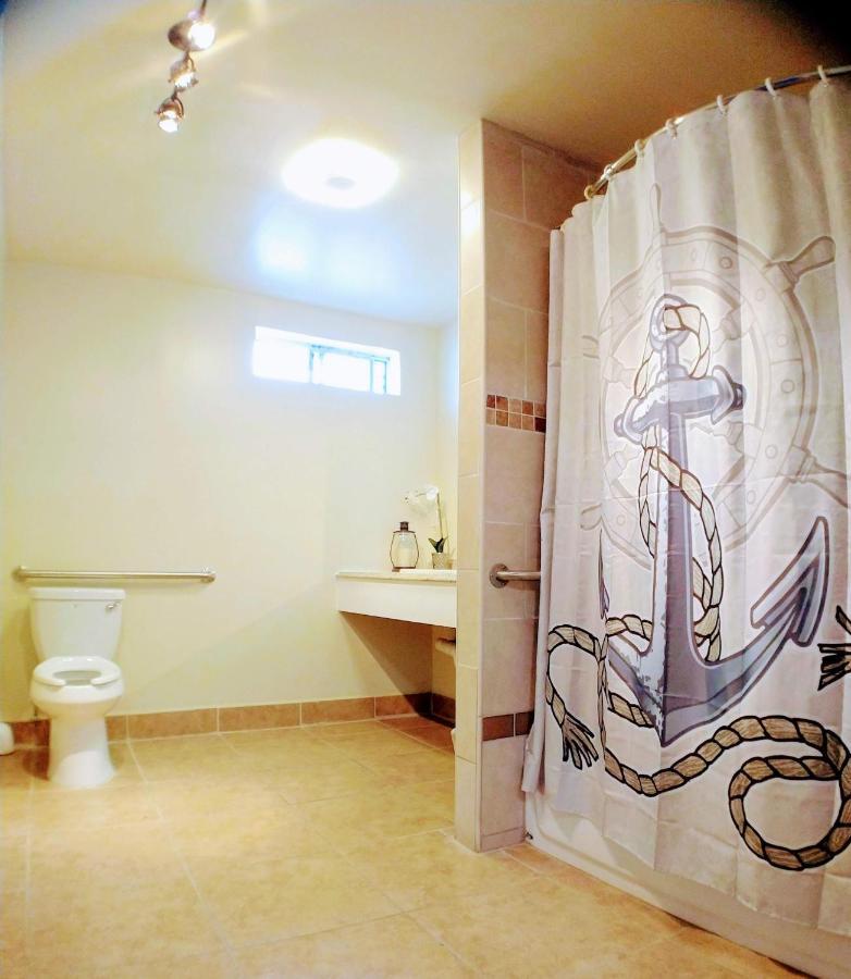 Anchor Pointe Inn 2*