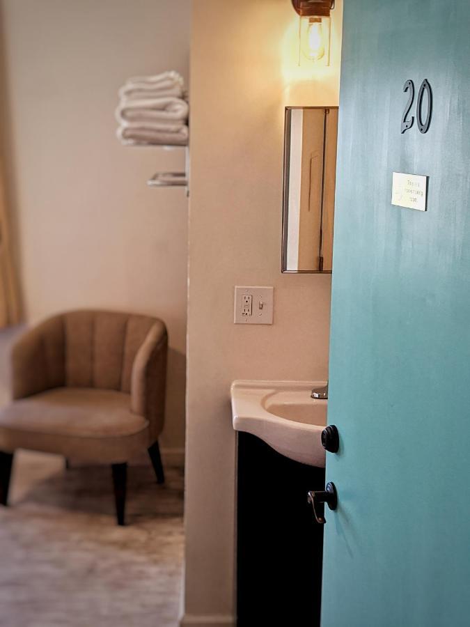 Inn Anchor Pointe 2*